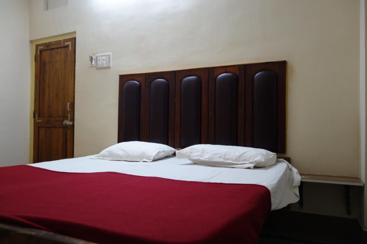 Hotel Hcb Brahmapur Extérieur photo